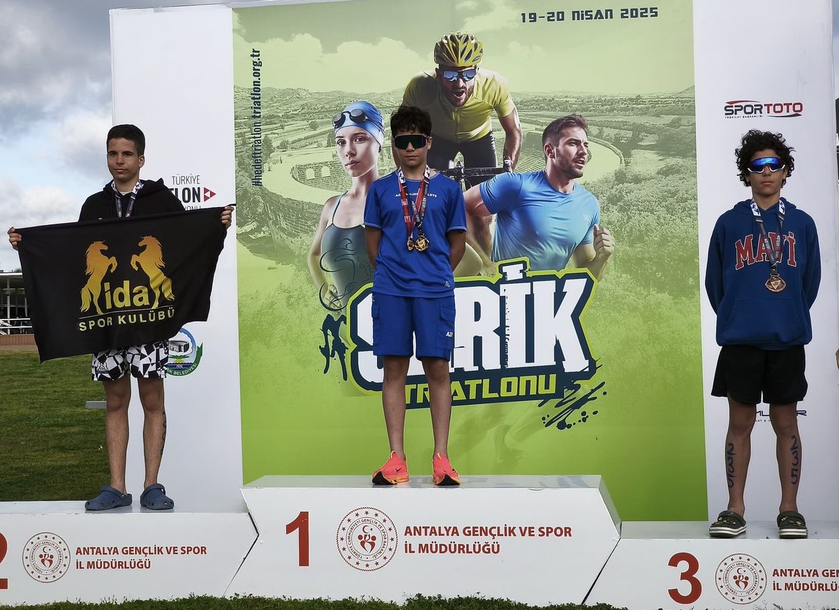 Triatlonçumuz Türkiyədə qızıl medal qazandı